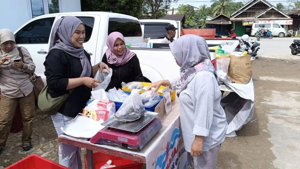 GPM (Gerakan Pangan Murah ) di RT 16 Jl. Suryanata Kel. Bukit Pinang