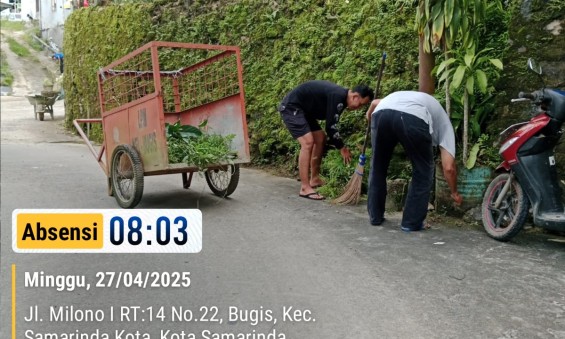 Gotong Royong RT.14: Wujud Kepedulian Lingkungan oleh Warga Kelurahan Bugis