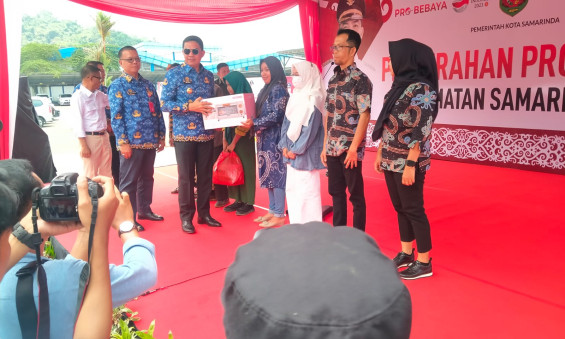 Penyerahan PROBEBAYA kecamatan Samarinda Ilir