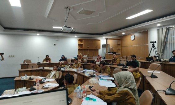 Kelurahan Selili Berpartisipasi dalam Presentasi Probebaya Award 2024