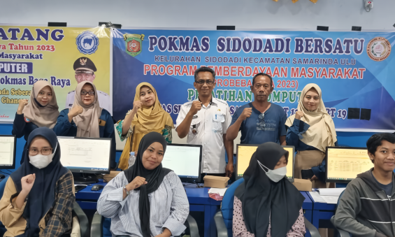 Lurah Sidodadi Resmi Menutup Pelatihan Komputer yang Diadakan oleh Pokmas Sidodadi Bersatu dan Pokmas Bangkit Jaya Sidodadi